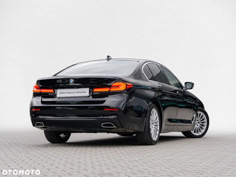 BMW Seria 5 520d xDrive - 4