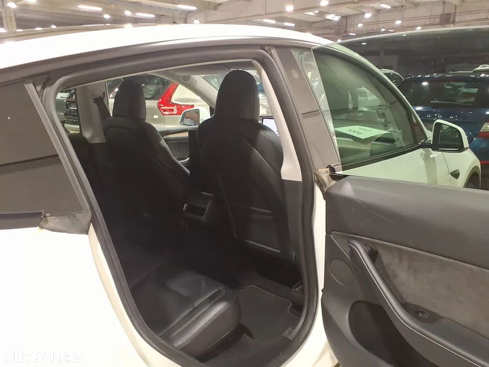 Tesla Model Y Long Range Dual Motor AWD - 7