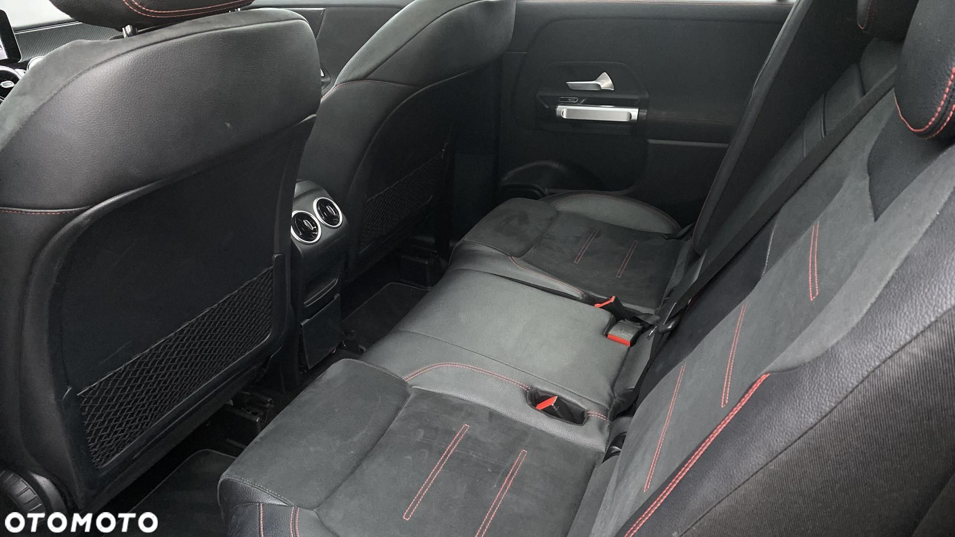 Mercedes-Benz GLB - 22
