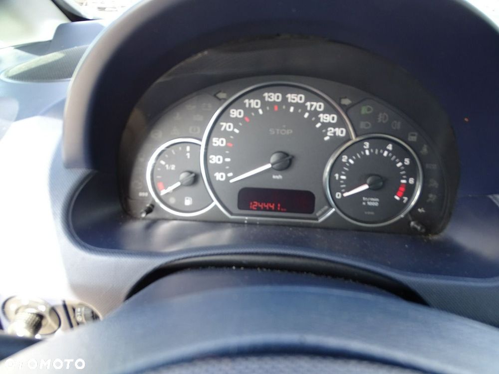 Peugeot 1007 - 8