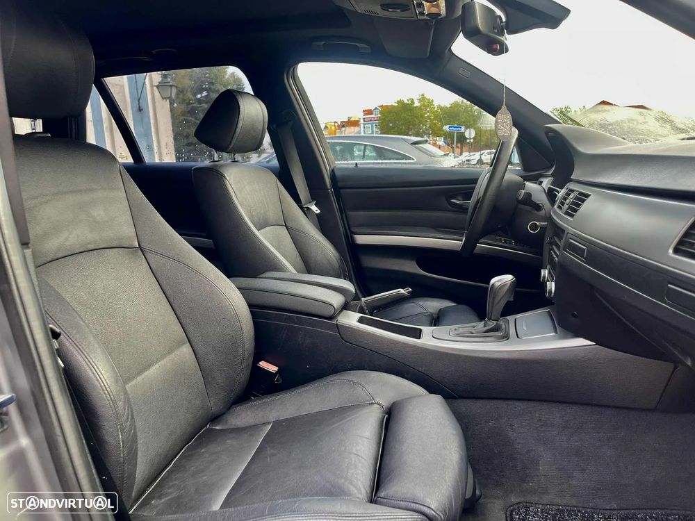 BMW 320 dA Touring Dynamic - 9