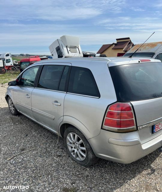 Dezmembrez Opel Zafira B [2005 - 2010] Minivan 5-usi 1.9 CDTI MT (120 - 6