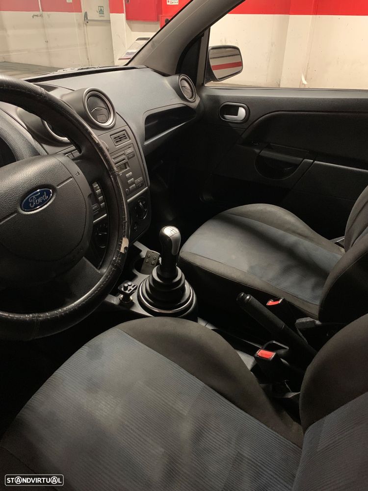 Ford Fiesta 1.25 Trend - 8