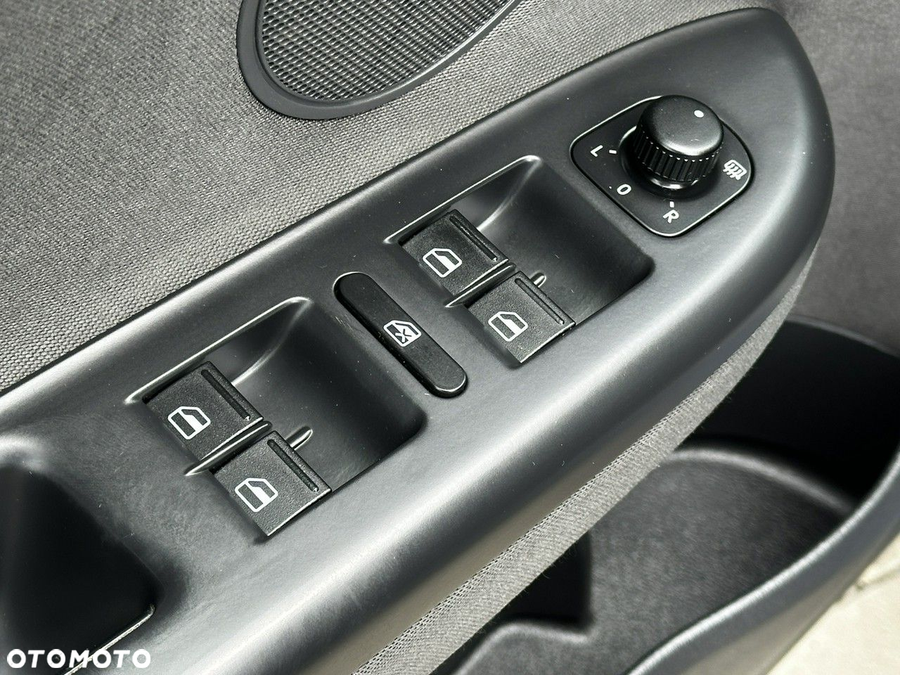 Volkswagen Golf Plus 2.0 TDI DPF Life - 21