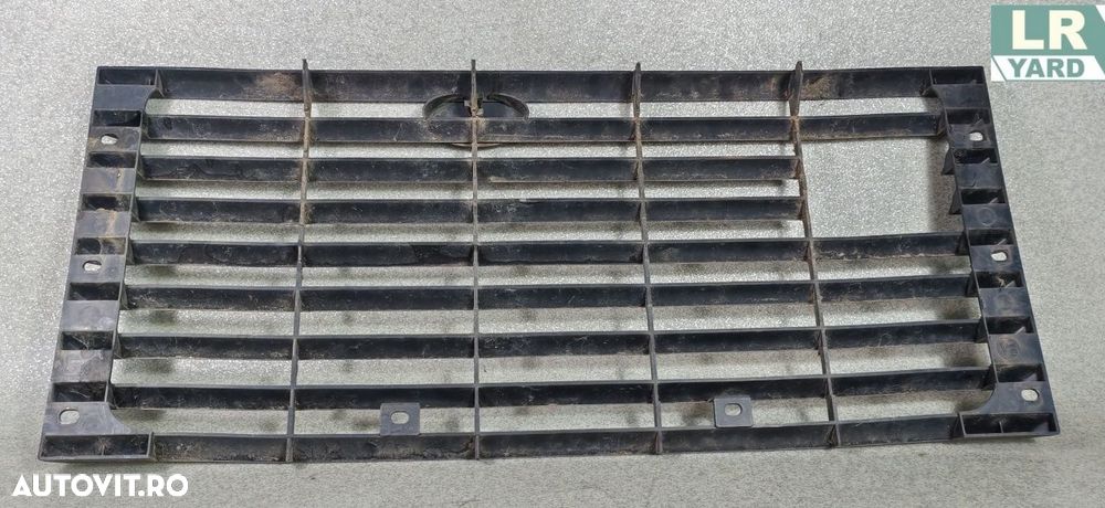 Grila radiator DEFENDER 1987-2006 LR038615 dezmembrez/dezmembrari - 2