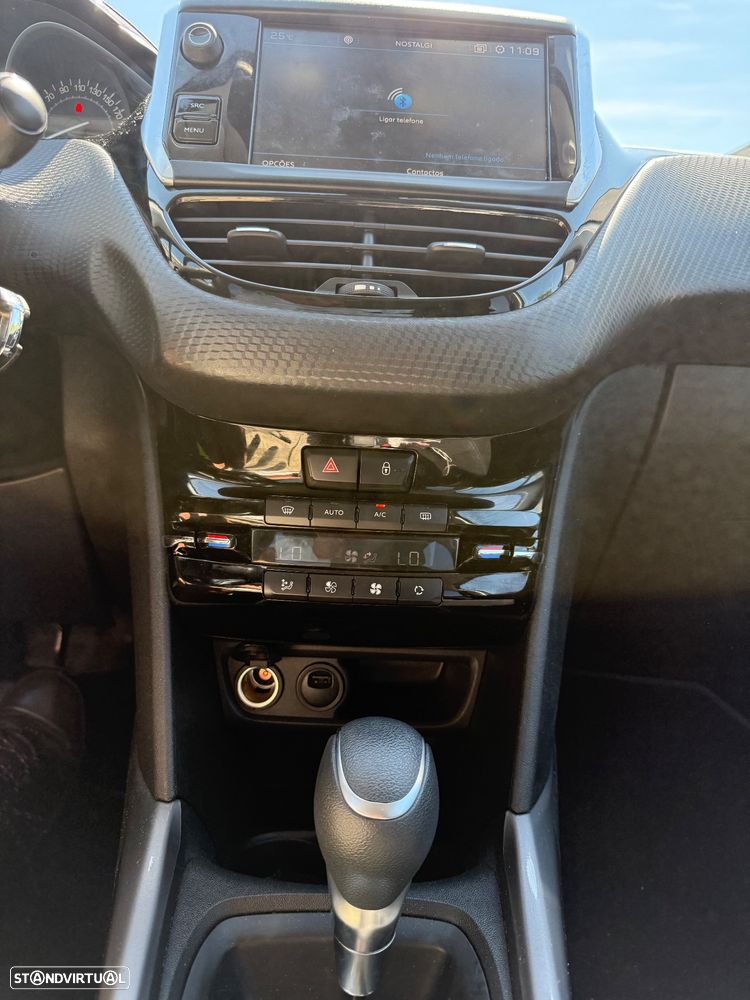 Peugeot 2008 PureTech 110 Stop&Start EAT6 Allure - 8