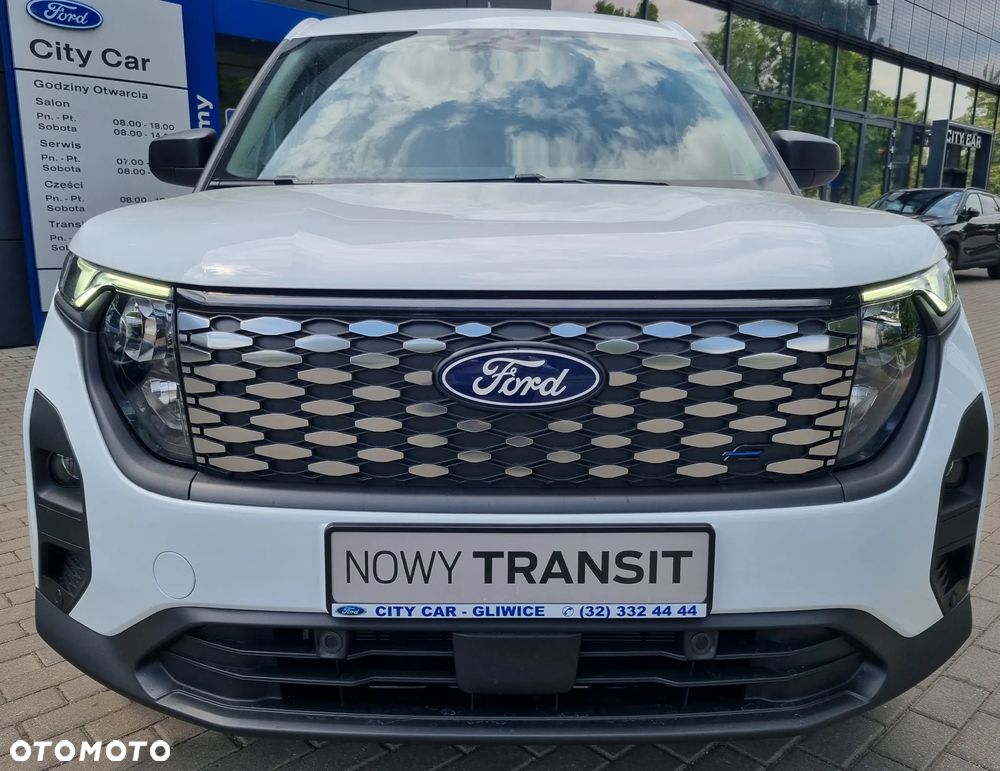 Ford Transit Courier - 21