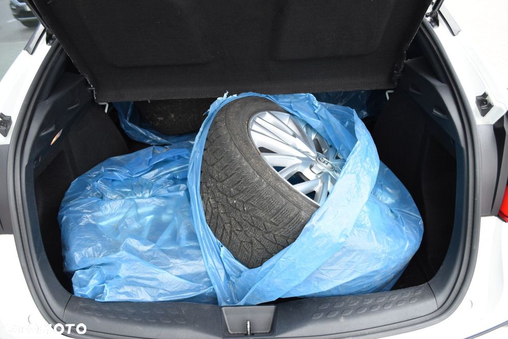 Toyota C-HR 1.8 Hybrid GPF Executive - 31