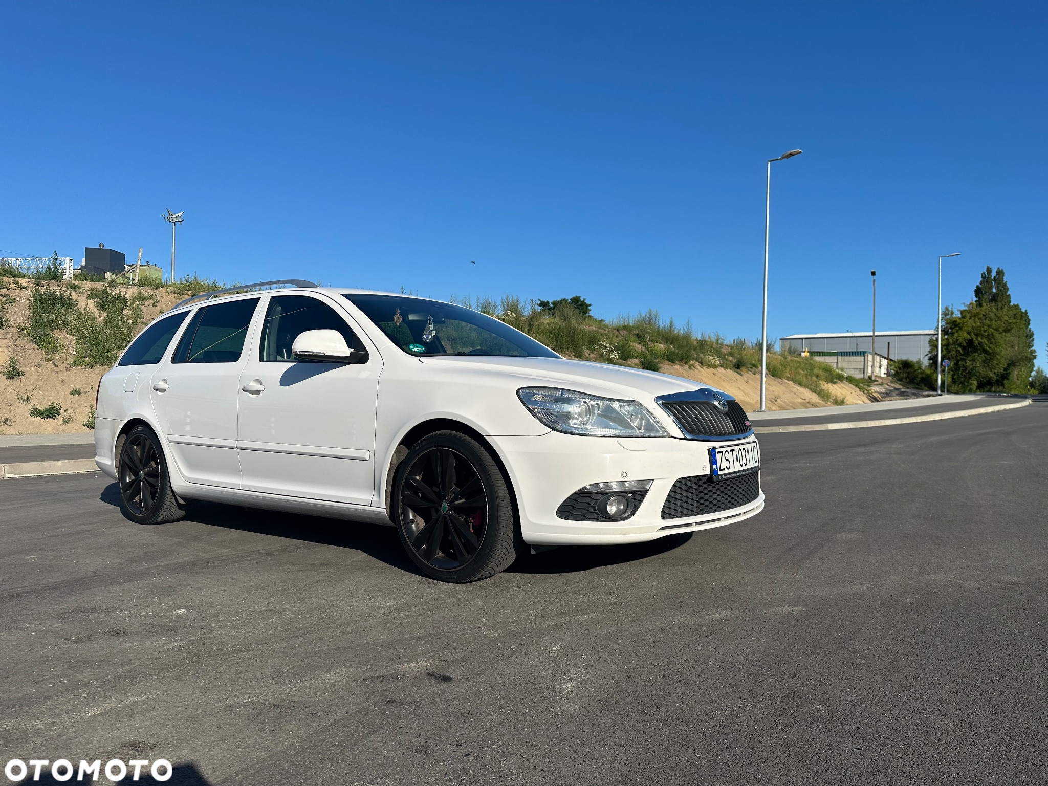 Skoda Octavia 2.0 TDI CR DPF DSG RS - 24