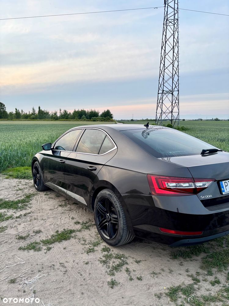 Skoda Superb 2.0 TDI 4x4 Ambition DSG - 4