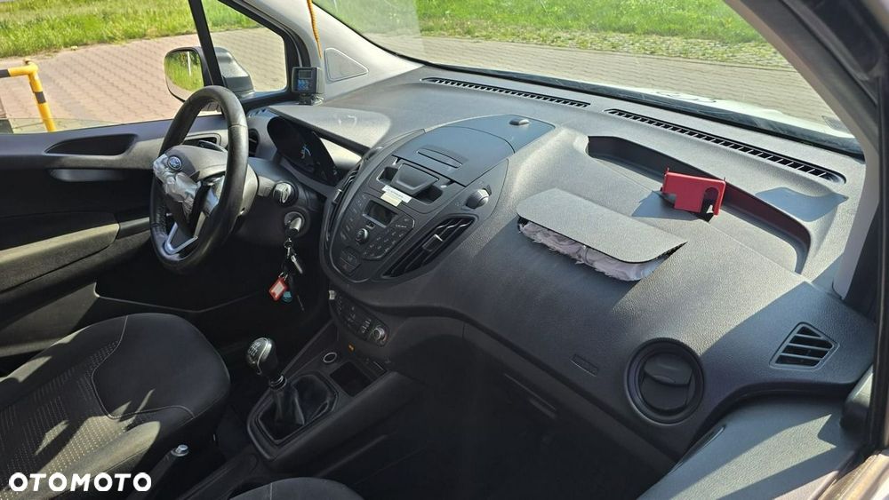 Ford Transit Courier - 18