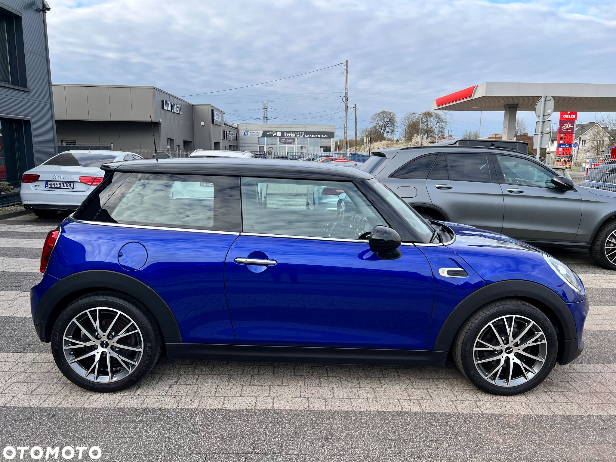 MINI Cooper Essential Trim - 3