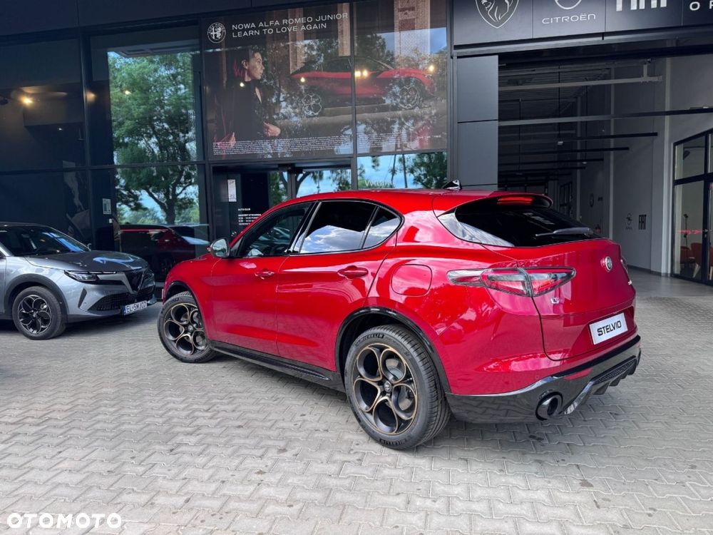 Alfa Romeo Stelvio - 8