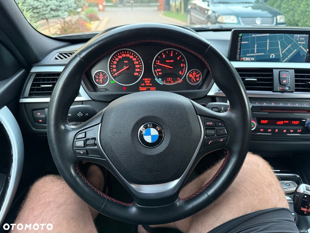 BMW Seria 3 320d Efficient Dynamic Edition Modern Line - 30