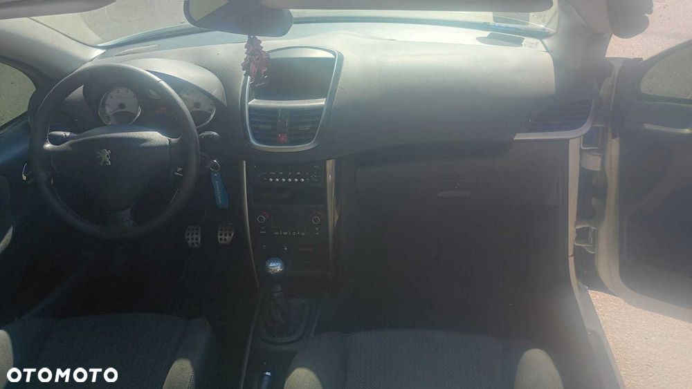 Peugeot 207 CC - 8