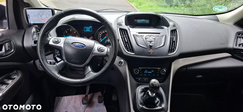 Ford Kuga 2.0 TDCi 2x4 Titanium - 20