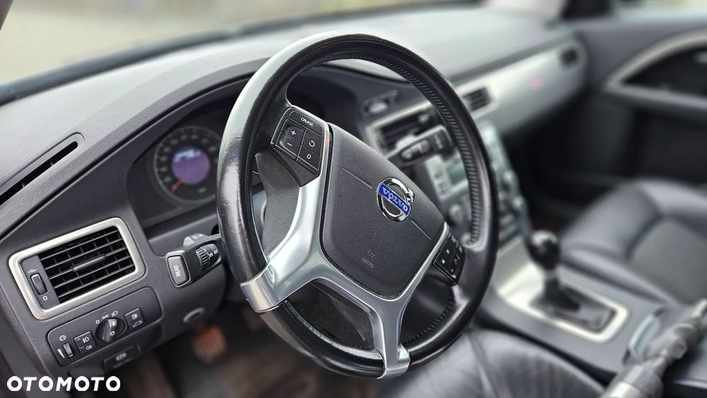 Volvo V70 2.5T Momentum - 14