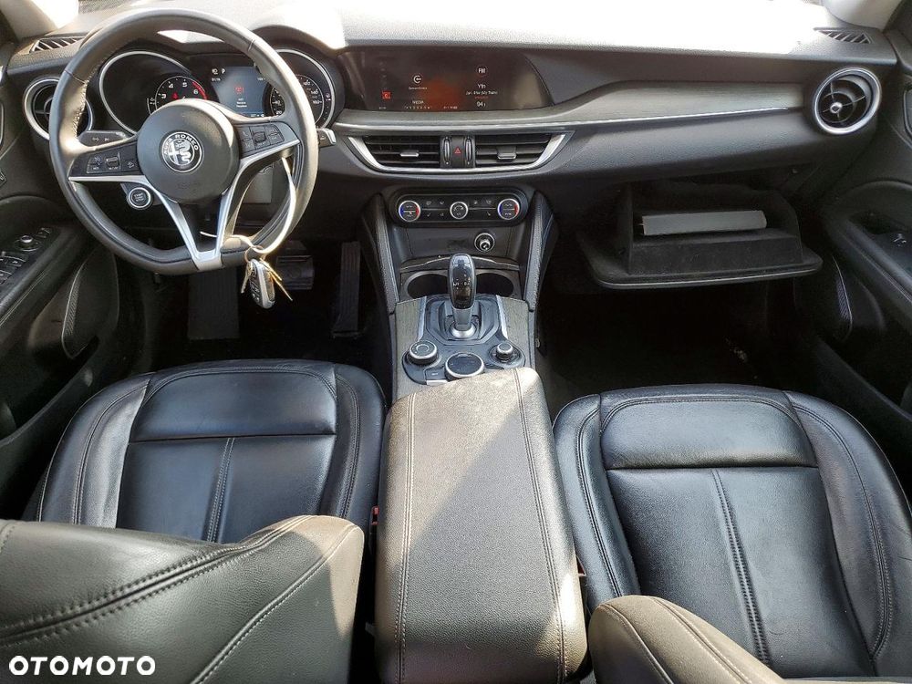 Alfa Romeo Stelvio 2.0 Turbo 16V AT8-Q4 Ti - 8