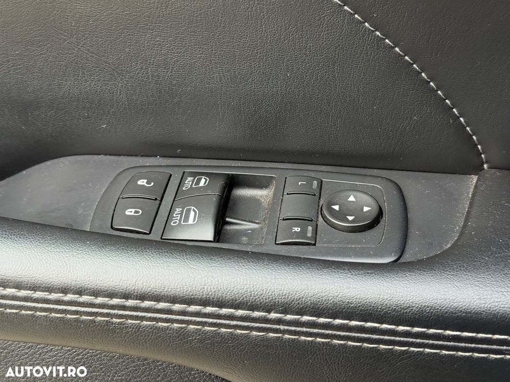 Dodge Challenger - 15