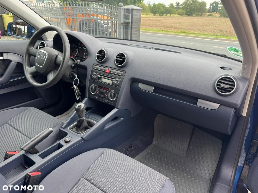 Audi A3 3-drzwiowe 1.6 Ambition - 18