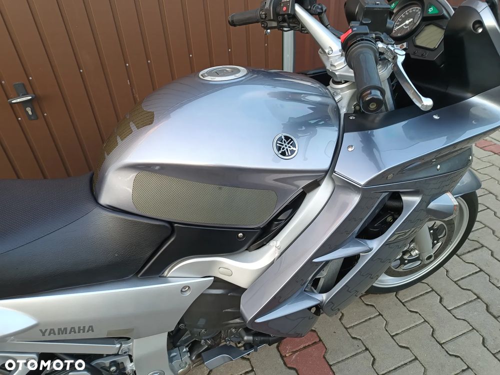 Yamaha FJR - 16