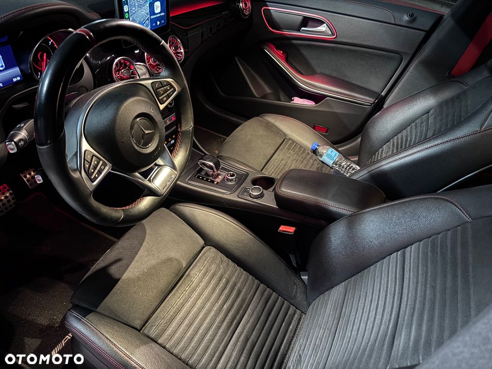 Mercedes-Benz CLA - 32