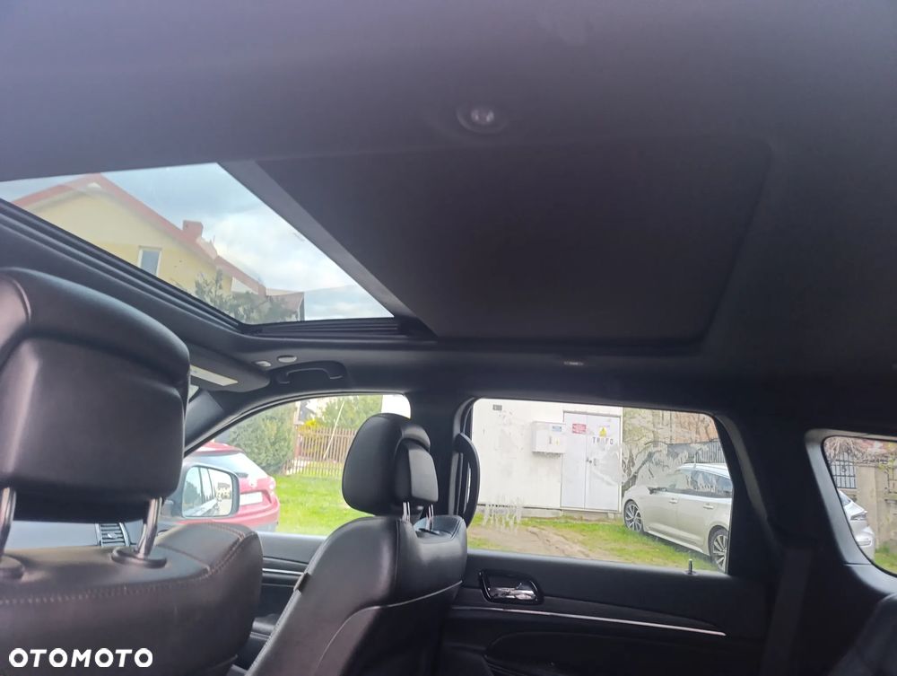 Jeep Grand Cherokee - 21