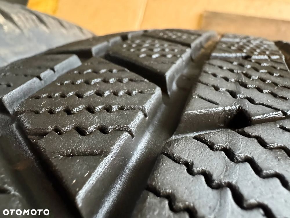 2X Opona Continental WinterContact TS850P 275/50 R20 6/7mm 2521 2323 - 2