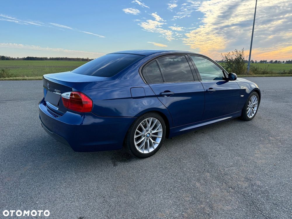 BMW 320I 2007 photo 4