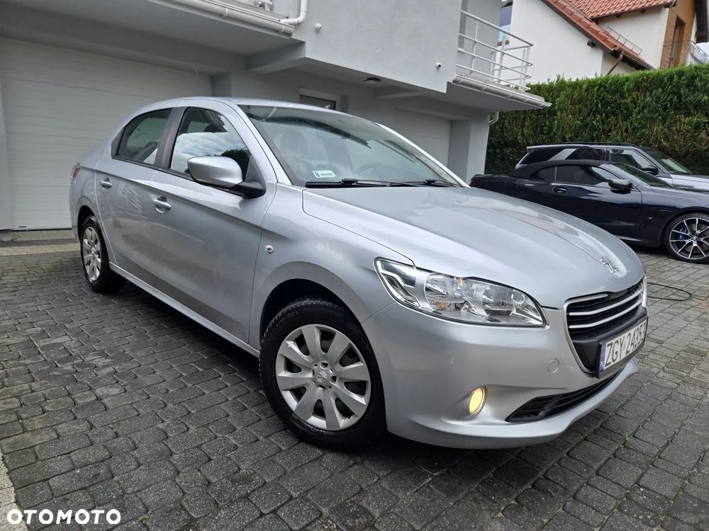 Peugeot 301 1.2 VTi/Pure Tech Allure - 2
