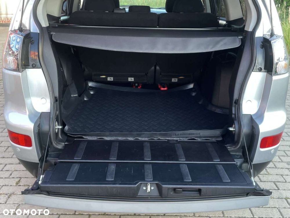 Mitsubishi Outlander - 18