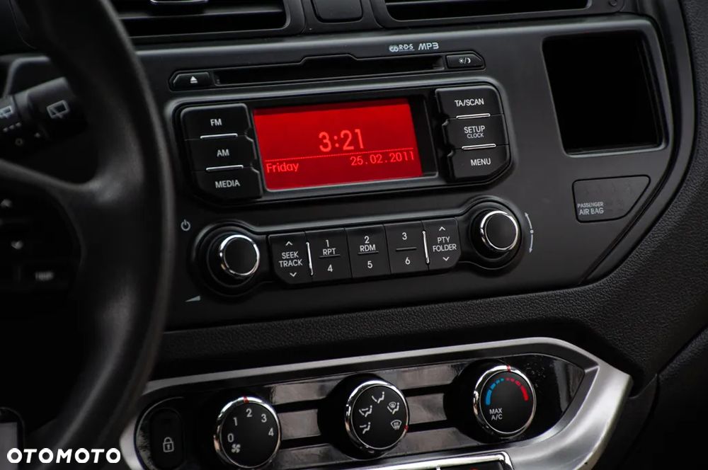 Kia Rio 1.2 Business Line - 34