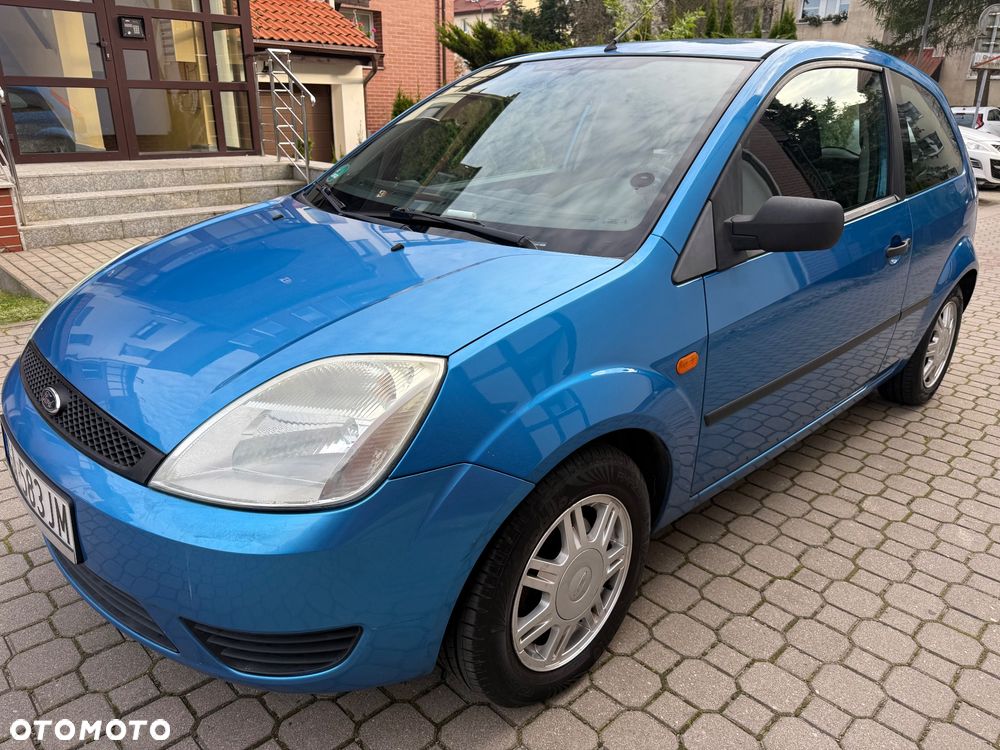 Ford Fiesta 1.3 Ambiente - 2