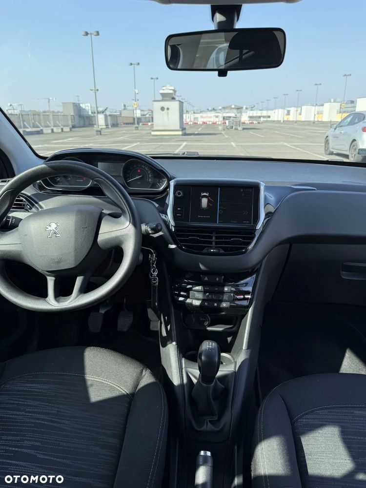 Peugeot 208 - 15