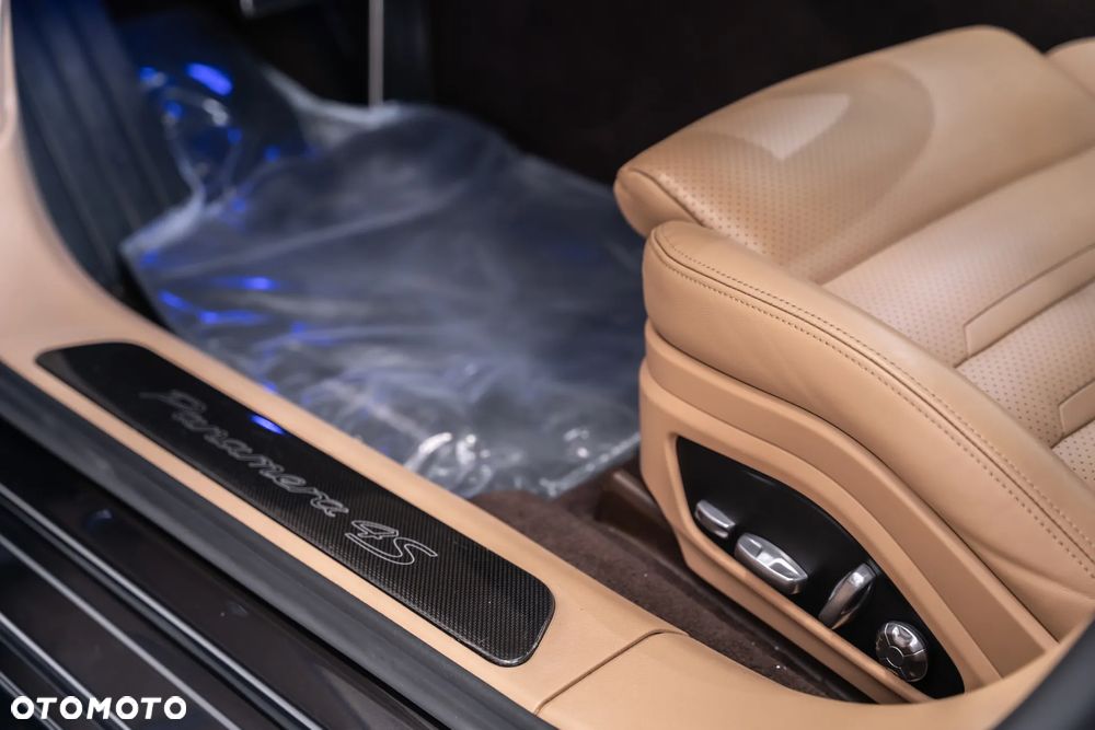 Porsche Panamera 4S GPF Executive - 23