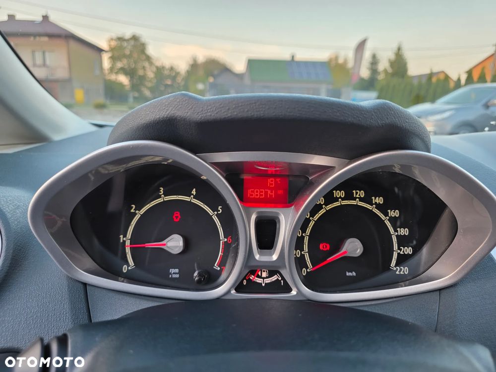 Ford Fiesta 1.25 Titanium EU5 - 20