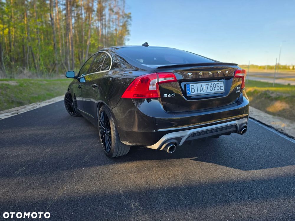 Volvo S60 T6 AWD Geartronic RDesign - 32