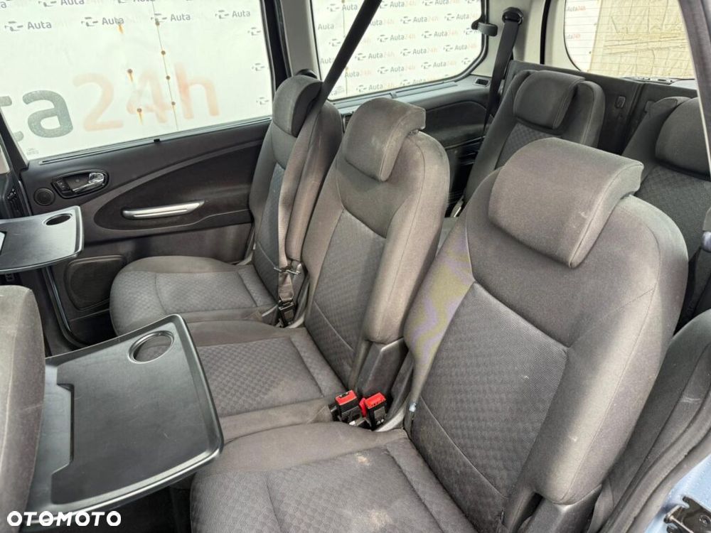 Ford Galaxy 2.0 Ghia - 14