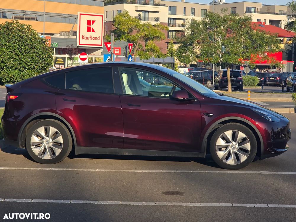 Tesla Model Y AWD Performance - 12
