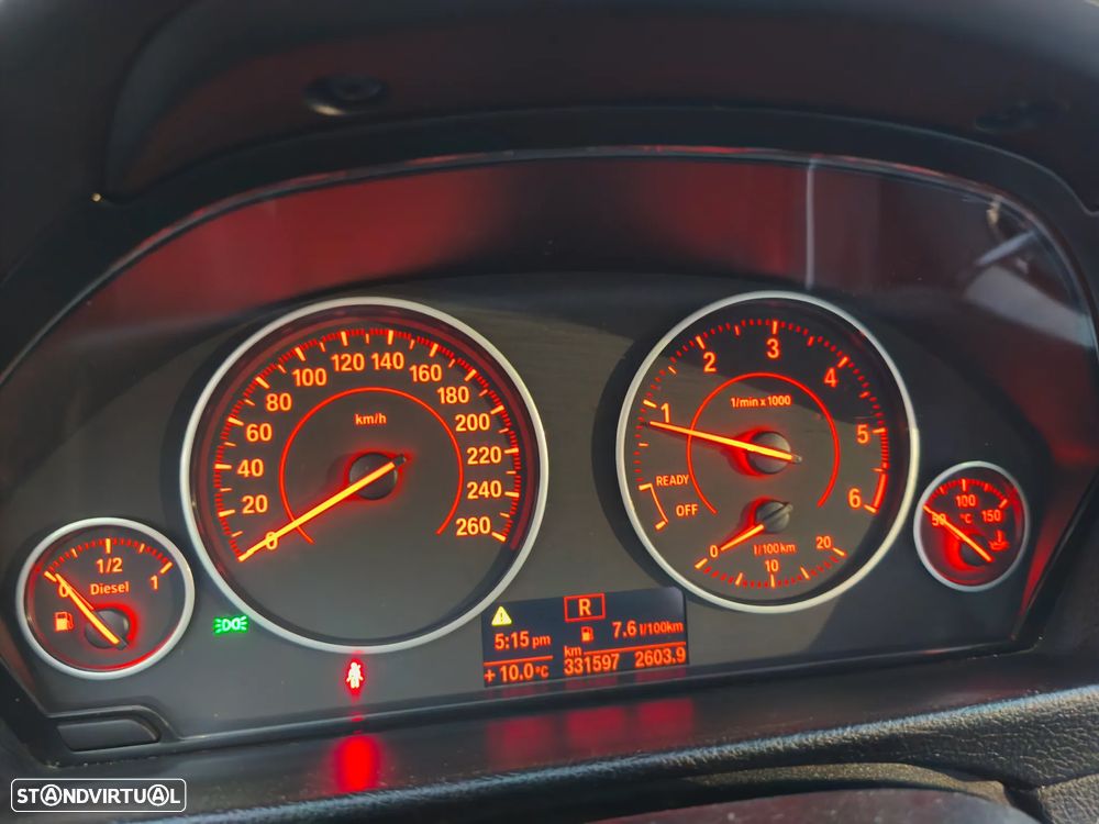 BMW 320 d Aut. Blue Performance Sport Line - 37