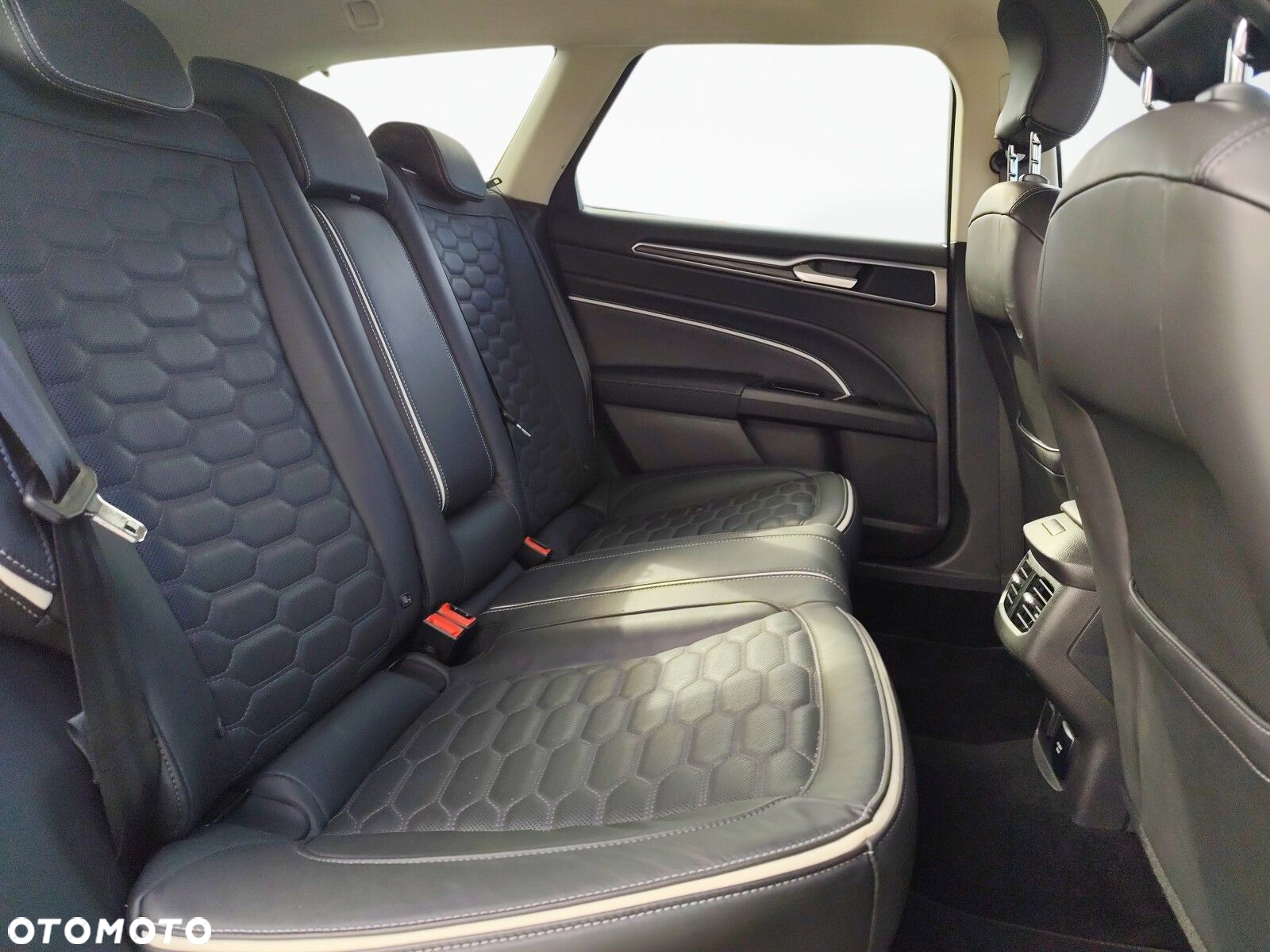 Ford Mondeo - 22