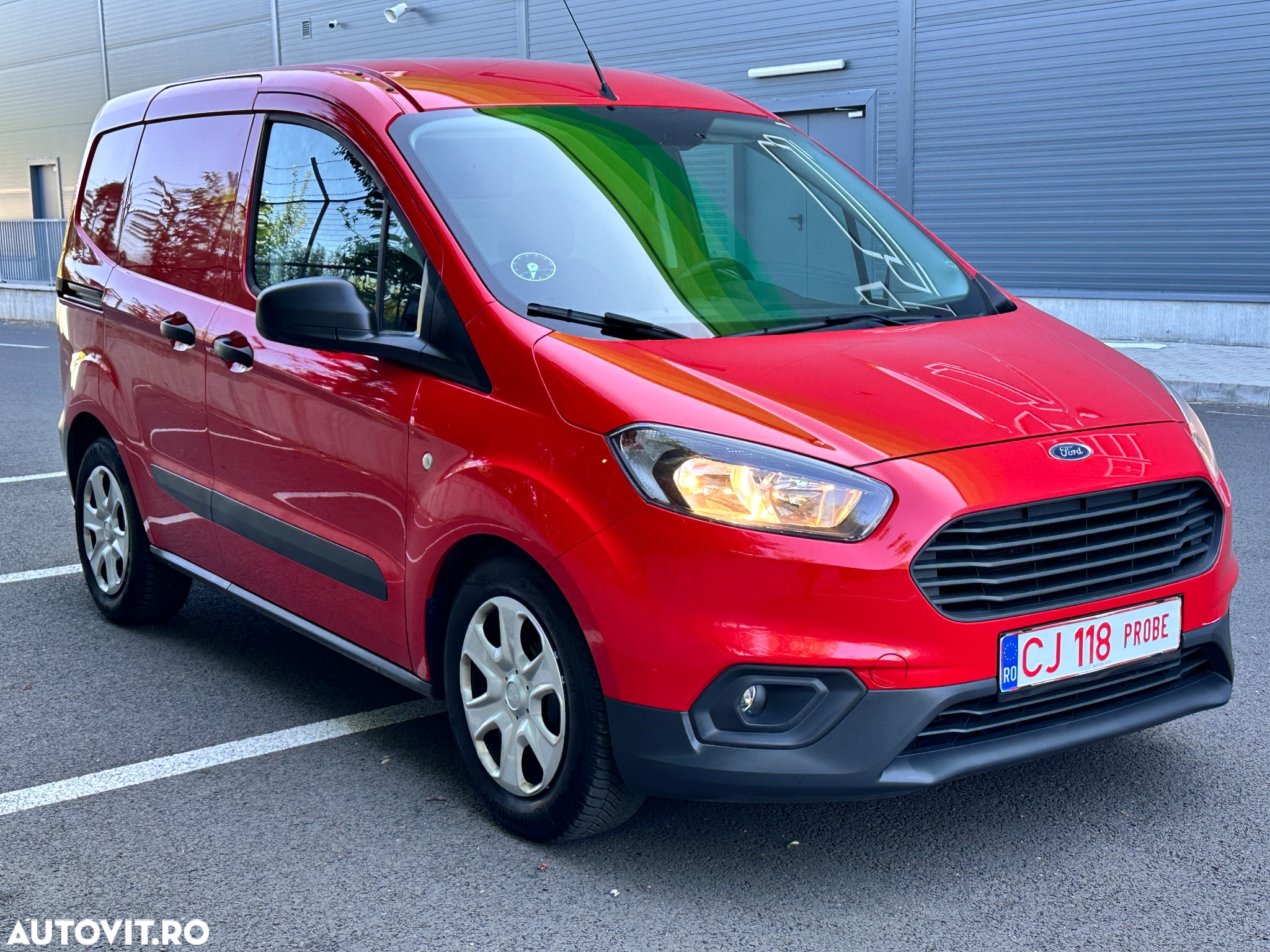 Ford Transit Courier - 18