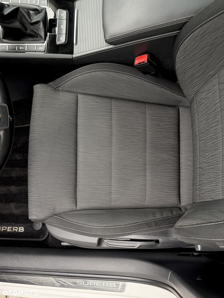Skoda Superb 2.0 TDI Ambition - 25