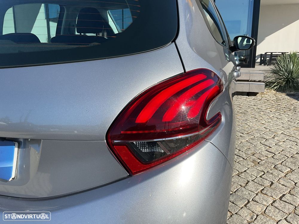 Peugeot 208 1.2 PureTech Active - 11
