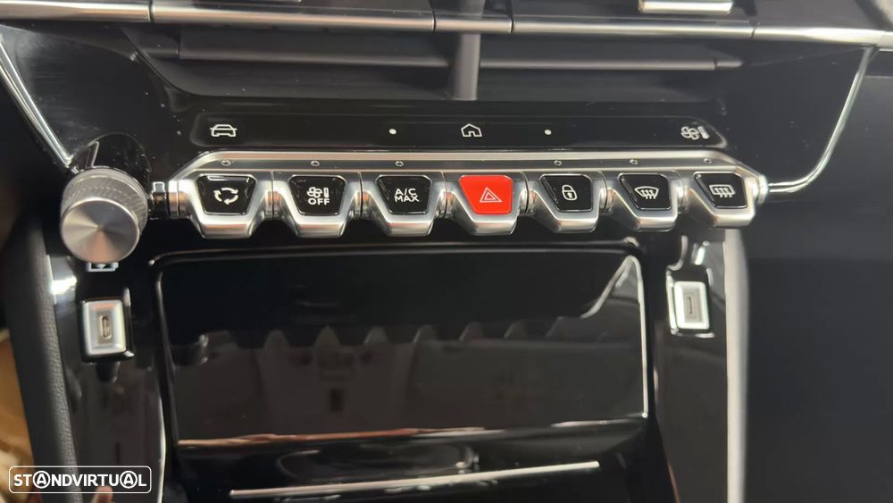 Peugeot 208 1.2 PureTech Allure - 21