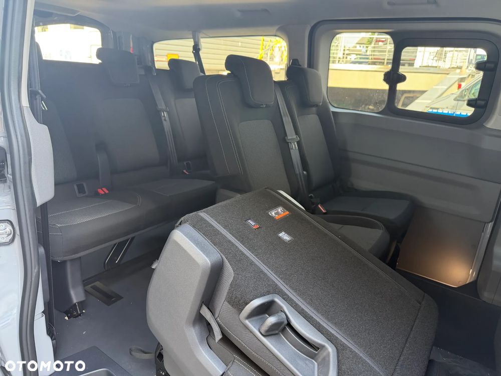 Volkswagen Transporter Kombi L2H1 M1 - 18