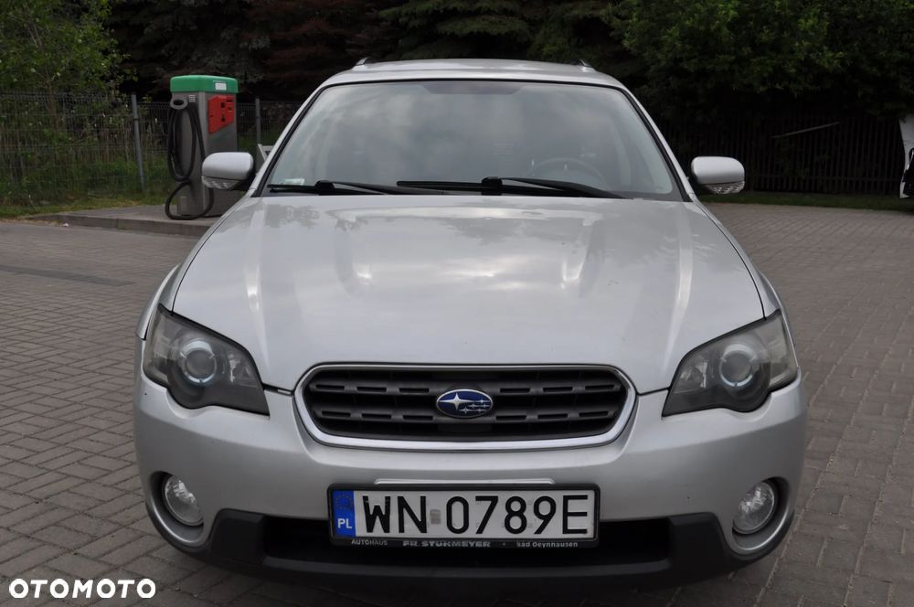 Subaru Outback 2.5i MT - 2