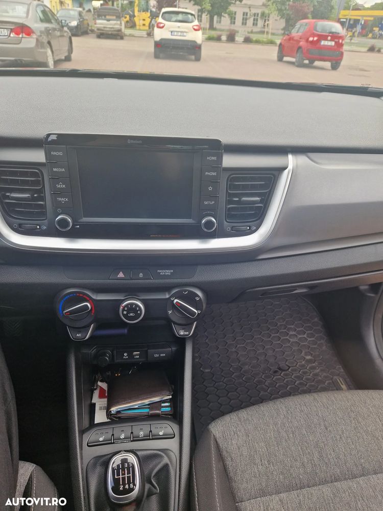 Kia Stonic 1.4 GSL Trend - 11