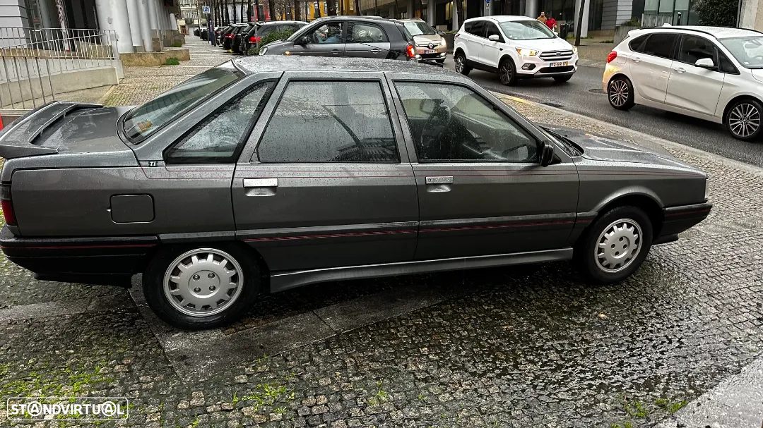 Renault 21 2.2 Ti - 7