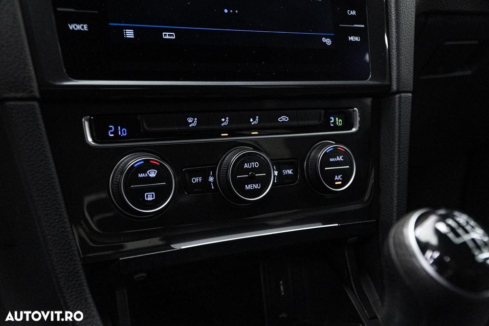 Volkswagen Golf 1.0 TSI BlueMotion Comfortline - 12